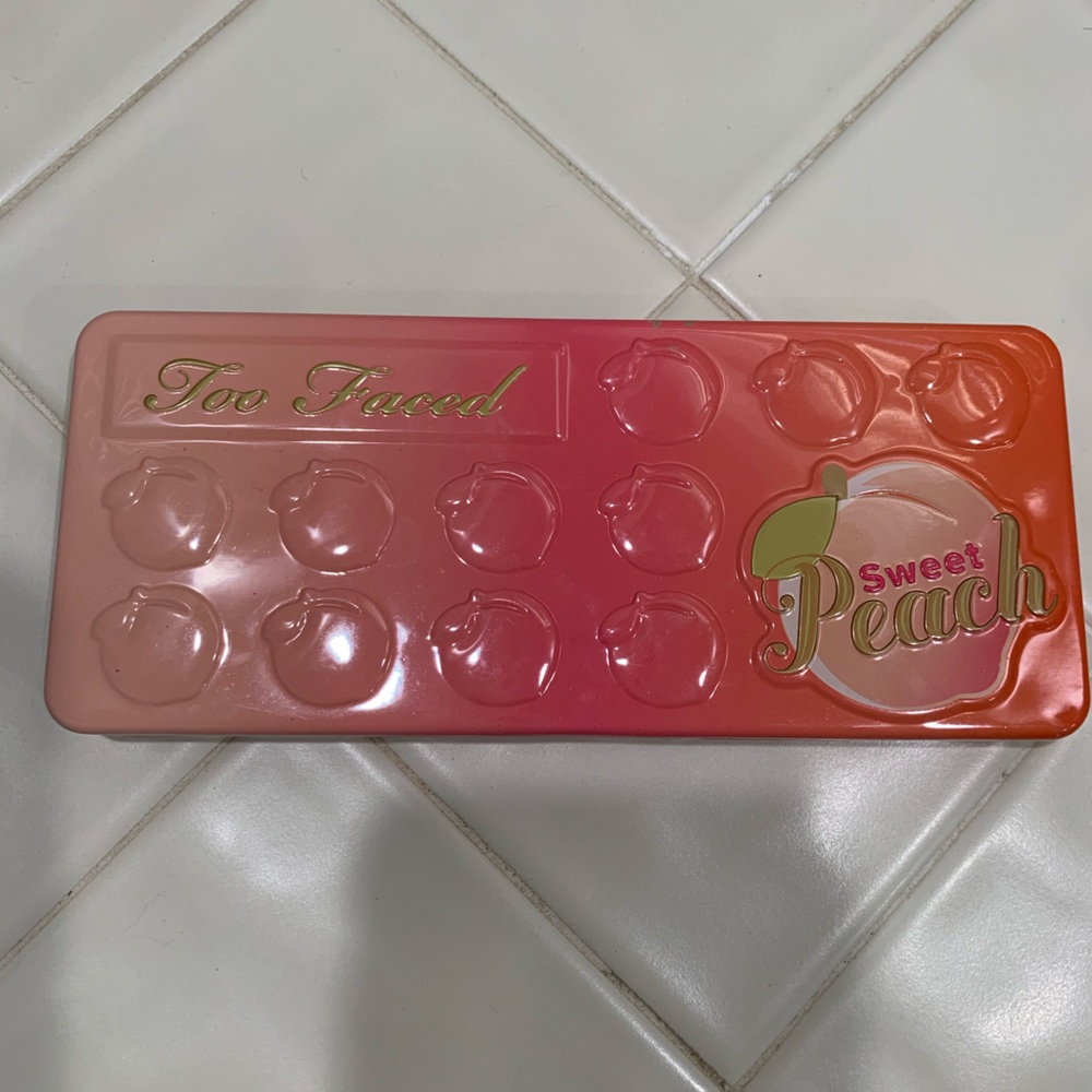 Too Faced Peach eyeshadow palette